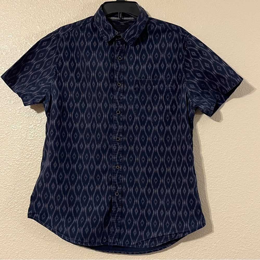 21 Men Men’s L Navy Blue w/ Gray Geometric Pattern Short Sleeve Button Up Shirt